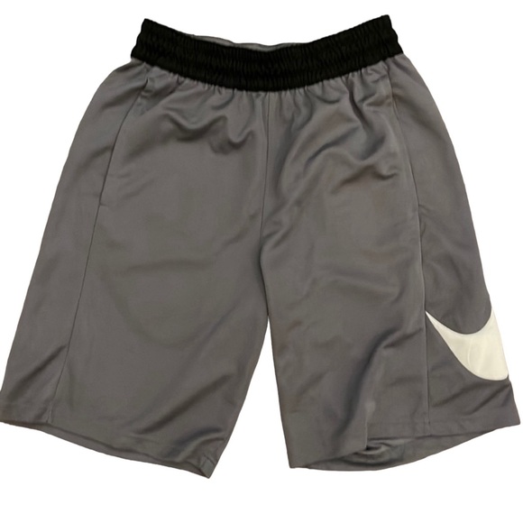 NIKE DriFit Grey with White Swoosh Shorts Size Small - Picture 1 of 4